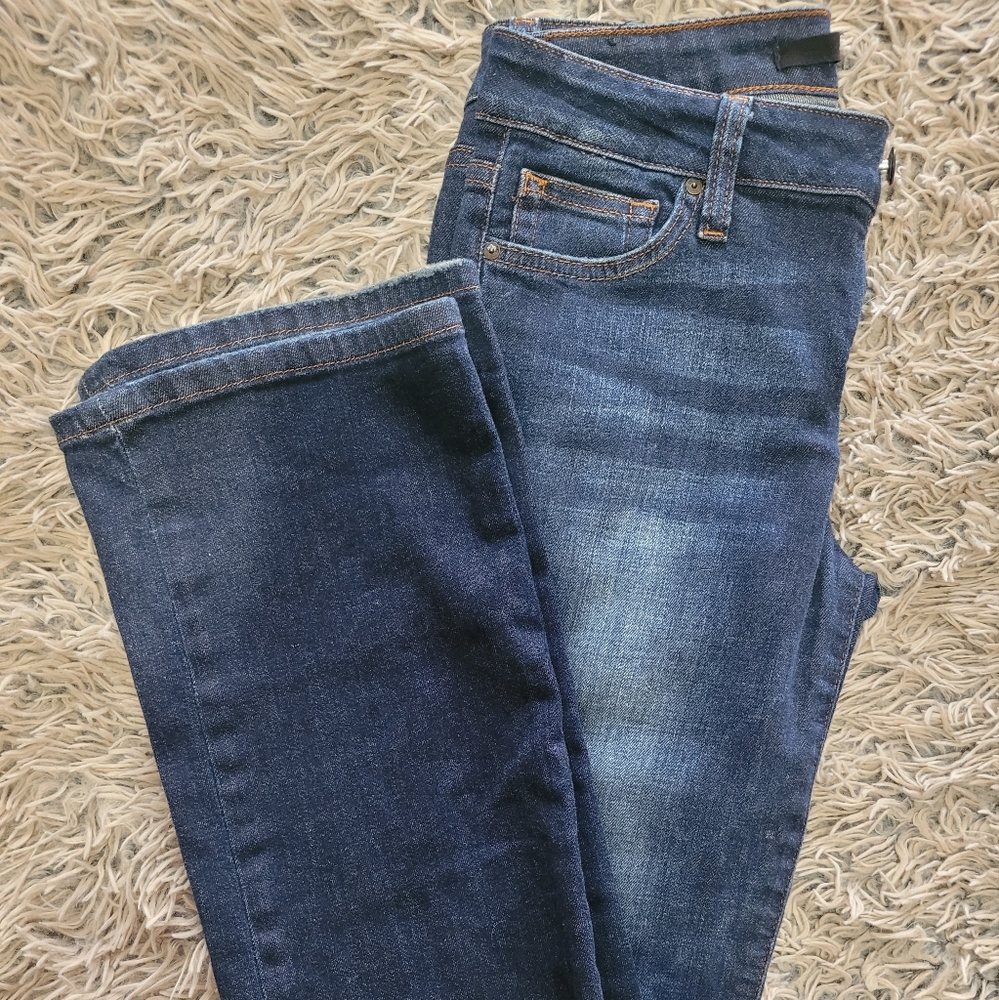 Joe's Jean's size 28 curvy bootcut